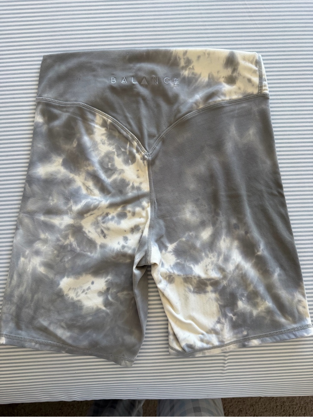 Balance Tie-Dye Gray & Cream High-Waist Bike Shorts